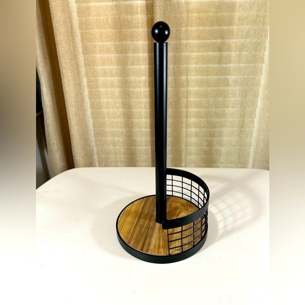 BLACK paper towel holder
